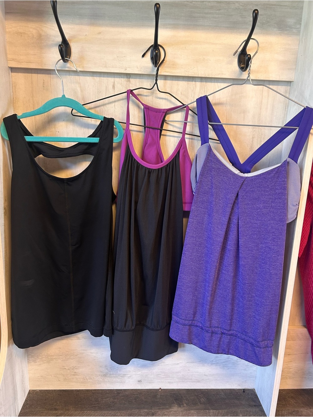 11 size 6 LULULEMON TOPS